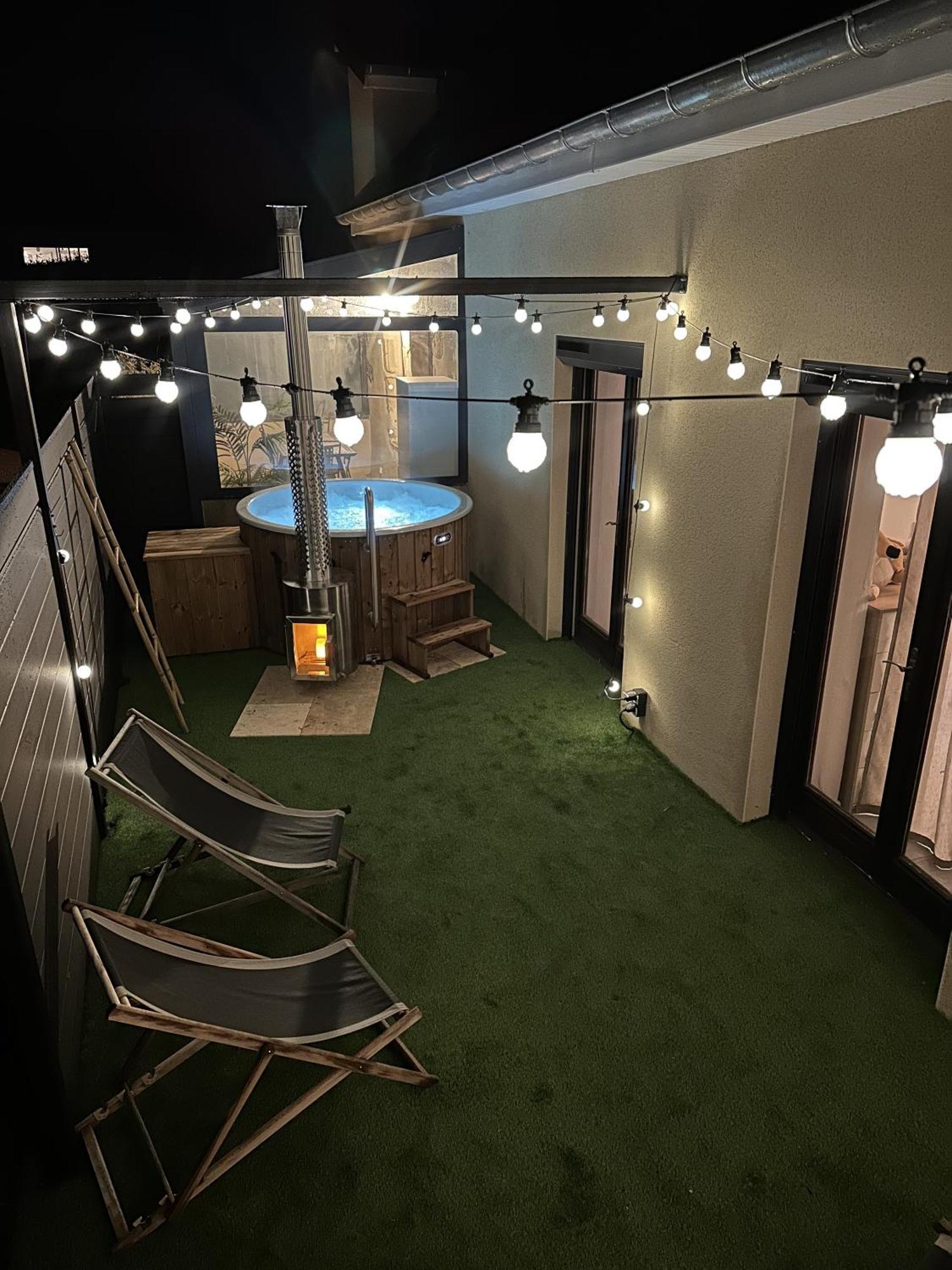 Le Lodge Spa Saint-Laurent-d'Andenay Eksteriør billede
